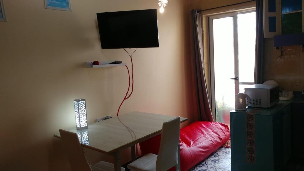 Triesti Home Victoria Exterior foto